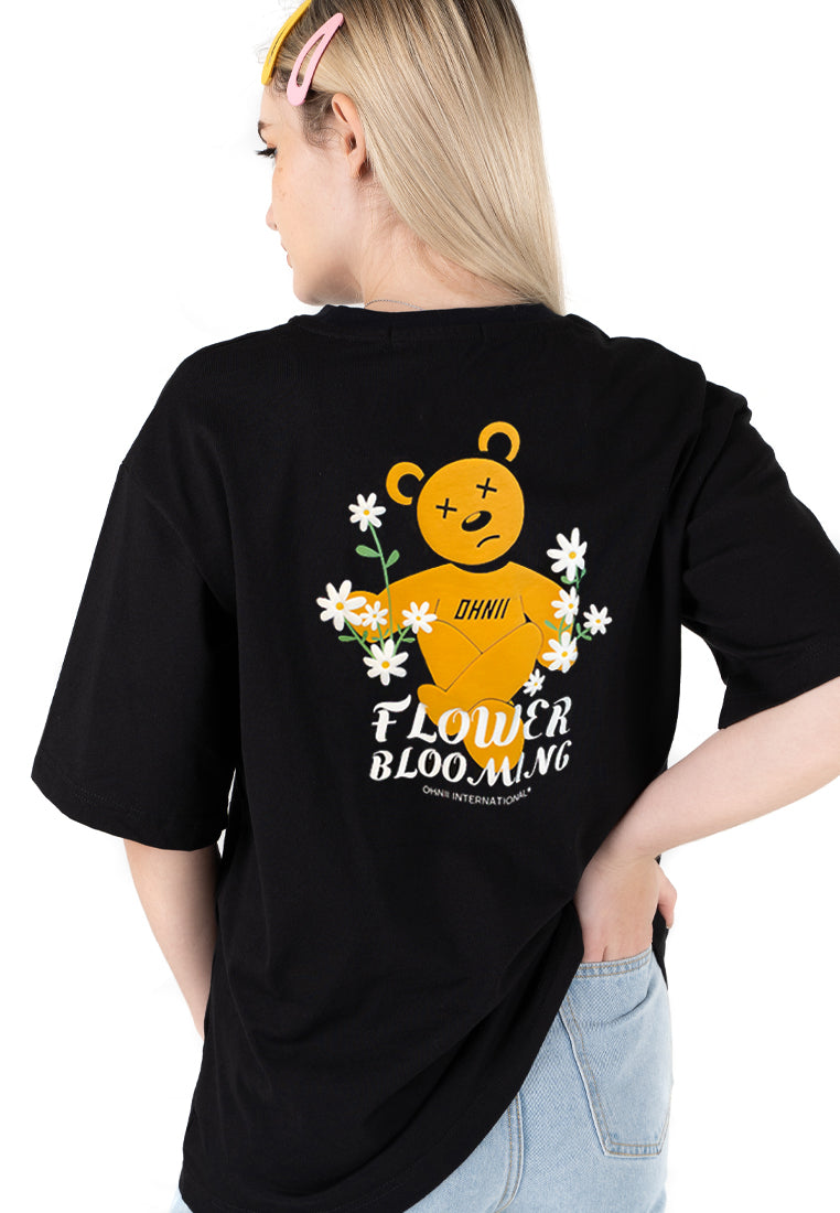OVERSIZED DAISY FLOWER BLOOMING LANSI BEAR COTTON JERSEY TSHIRT